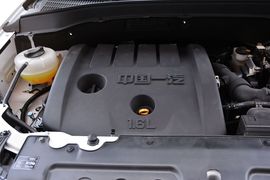 2016款一汽森雅R7 1.6L手动尊贵型