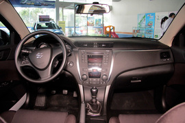 2010款铃木凯泽西2.4L 手动标准型