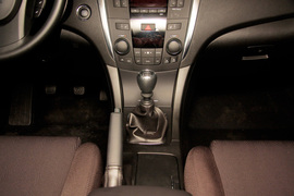 2010款铃木凯泽西2.4L 手动标准型