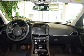 2016款捷豹F-PACE 2.0T都市尊享版