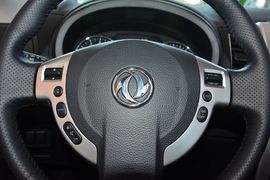 2016款东风风度MX6 2.0L CVT四驱梦想版