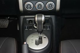 2016款东风风度MX6 2.0L CVT四驱梦想版