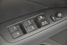 2010款铃木凯泽西2.4L CVT两驱豪华版