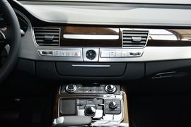 2016款奥迪A8L 45TFSI quattro舒适型