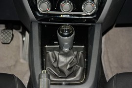 2015款大众速腾230TSI手动豪华型