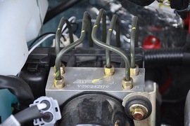 2010款众泰5008 1.3L手动舒适型