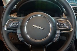 2016款捷豹XJL 2.0T 两驱典雅商务版