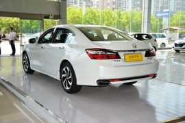 2016款本田雅阁2.4L CVT豪华版