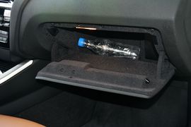 手套箱空间