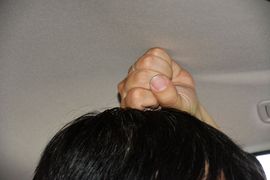 后排头部空间