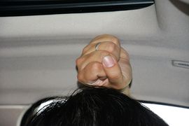 前排头部空间
