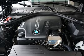 2016款宝马3系GT 320i设计套装型