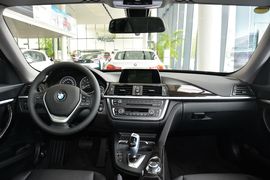 2016款宝马3系GT 320i设计套装型