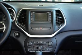 2016款Jeep自由光2.4L专业版