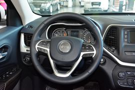 2016款Jeep自由光2.4L专业版