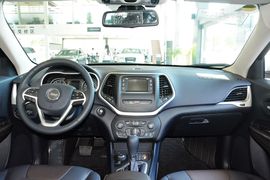2016款Jeep自由光2.4L专业版