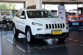 2016款Jeep自由光2.4L专业版