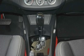 2016款东风风神AX3 1.5L自动尊酷型