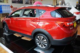 2016款东风风神AX3 1.5L自动尊酷型
