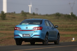 2016款比亚迪秦EV300试驾体验