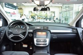 2014款奔驰R320 4MATIC商务型