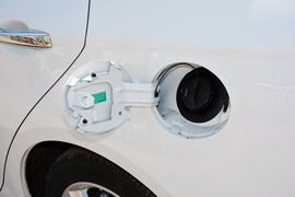 2016款奔腾B70 2.0L自动十周年纪念版