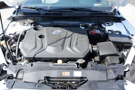 2016款奔腾B70 2.0L自动十周年纪念版