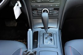 2016款奔腾B70 2.0L自动十周年纪念版