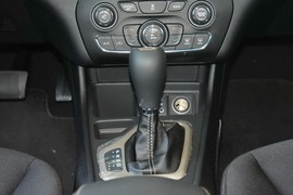 2016款Jeep自由光 2.0L智能版
