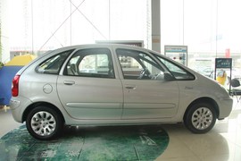 2008款毕加索2.0自动豪华型到店实拍