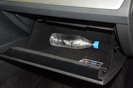 手套箱空间