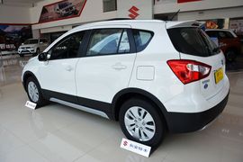 2015款铃木锋驭1.6L CVT两驱精英型