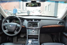 2015款福特金牛座2.0L GTDi至尊型