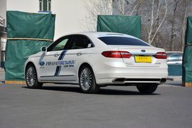 2015款福特金牛座2.0L GTDi至尊型