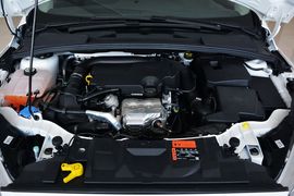 2015款福特福克斯三厢EcoBoost 125自动超能风尚型