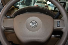 2014款别克GL8 2.4L经典版
