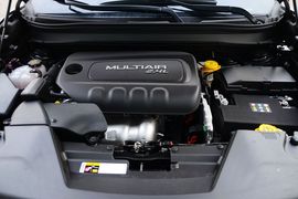 2016款Jeep自由光2.4L专业版+智能包