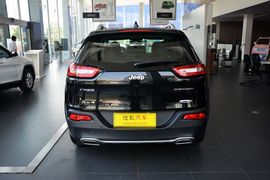 2016款Jeep自由光2.4L专业版+智能包