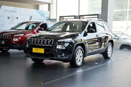 2016款Jeep自由光2.4L专业版+智能包