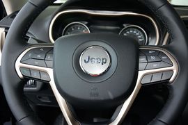 2016款Jeep自由光2.4L专业版+智能包
