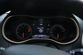 2016款Jeep自由光2.4L专业版+智能包