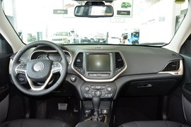 2016款Jeep自由光2.4L专业版+智能包