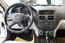 奔驰 C200时尚型