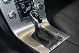 2017款沃尔沃S60L 2.0T T4智远版