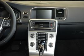2017款沃尔沃S60L 2.0T T4智远版
