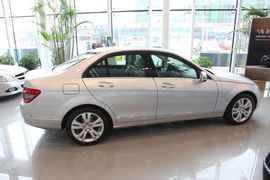 奔驰 C300时尚型