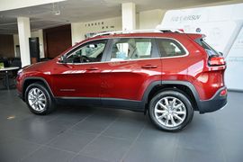 2016款Jeep自由光2.4L全能版