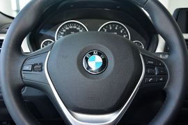 2016款宝马320i时尚型旅行车