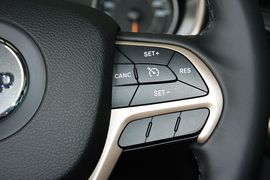 2016款Jeep自由光2.4L全能版
