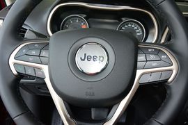2016款Jeep自由光2.4L全能版